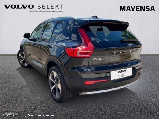 Volvo XC40 XC40 Core, B3 (gasolina), Gasolina de 2022 con 22 Km por 38.500 EUR. en Badajoz