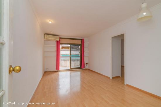 NOU BARRIS, Vía Julia, ,3Hab, ASCENSOR, balcón, 65m 235.000€ - BARCELONA