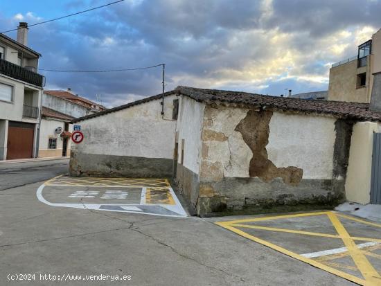 Urbis te ofrece casa-solar en venta en Aldeaseca de la Armuña, Salamanca. - SALAMANCA