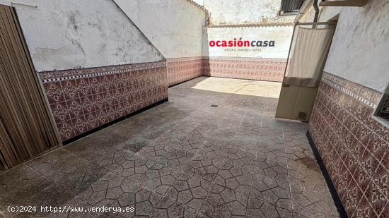 CASA CON PATIO Y TEJADO NUEVO EN EL CENTRO - CORDOBA