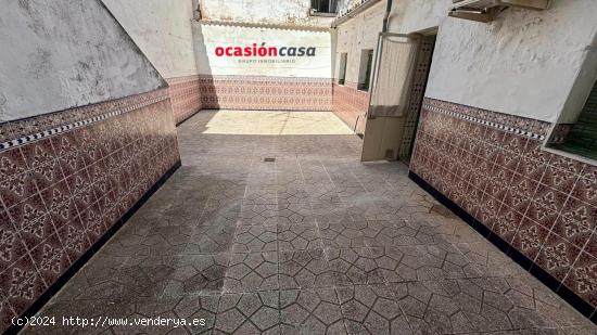 CASA CON PATIO Y TEJADO NUEVO EN EL CENTRO - CORDOBA