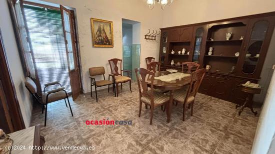 CASA CON PATIO Y TEJADO NUEVO EN EL CENTRO - CORDOBA