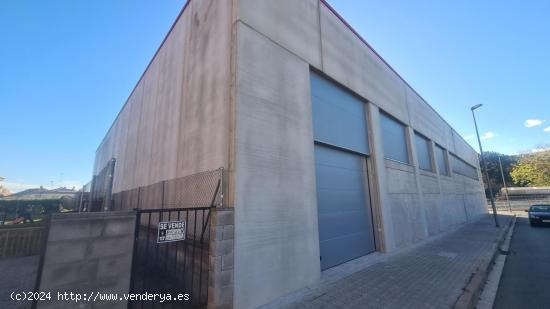 SANT CELONI ( 1ª LINEA C-35)  NUEVA NAVE COMERCIAL ESQUINERA EN ALQUILER - BARCELONA