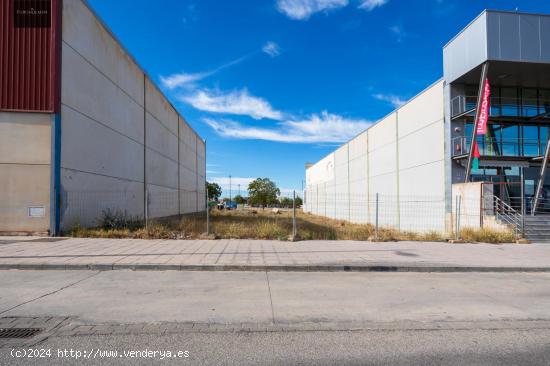 Terreno industrial Parque Comercial Albán - GRANADA