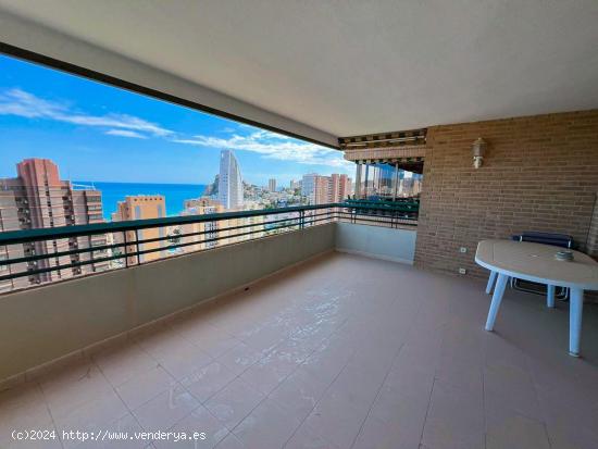 Piso de 3 dorm. con terraza y vistas al mar en zona Playa de Poniente - www.inmobiliarialesdunes.com