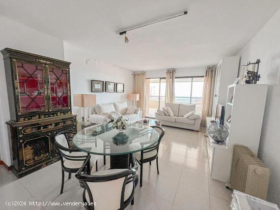 Piso de 3 dorm. con terraza y vistas al mar en zona Playa de Poniente - www.inmobiliarialesdunes.com