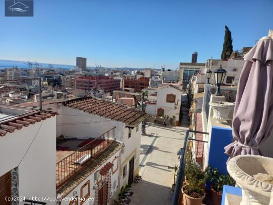 CHALET ADOSADO EN VENTA EN CASCO ANTIGUO DE ALICANTE - ALICANTE