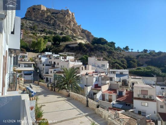 CHALET ADOSADO EN VENTA EN CASCO ANTIGUO DE ALICANTE - ALICANTE