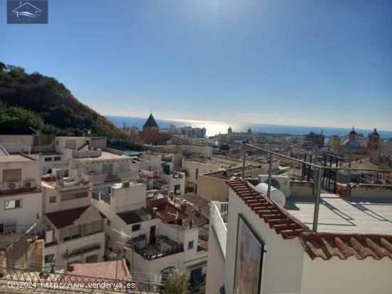 CHALET ADOSADO EN VENTA EN CASCO ANTIGUO DE ALICANTE - ALICANTE