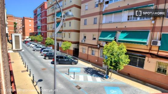 Habitaciones para alquilar en apartamento de 4 habitaciones en Getafe - MADRID