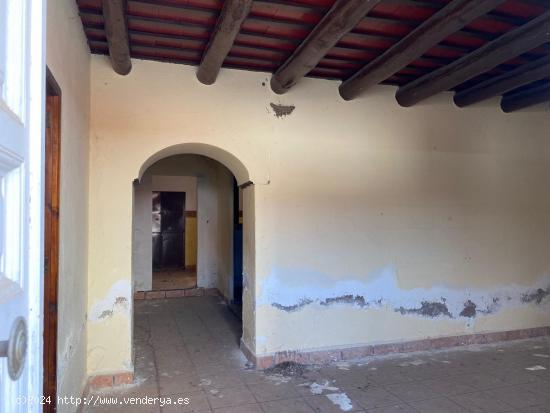 CASABANCO VENDE VIVIENDA DE TRES DORMITORIOS EN MALCOCINADO - BADAJOZ