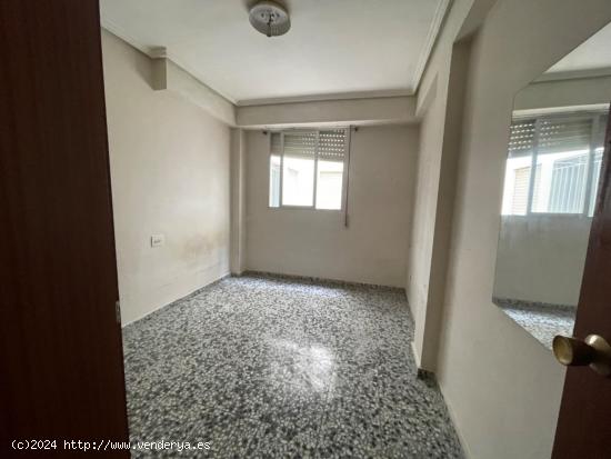 Piso en buena zona de Benaguacil con 4 habitaciones - VALENCIA