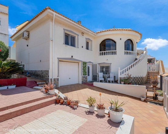  Villa en venta en Benijófar (Alicante) 