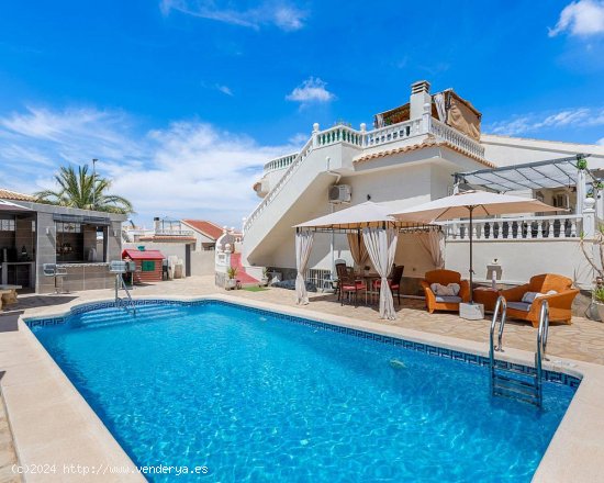 Villa en venta en Benijófar (Alicante)