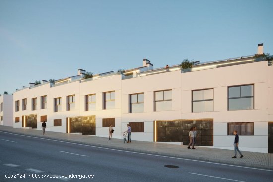 Unifamiliar adosada en venta  en Montgat - Barcelona