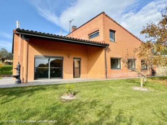 Casa-Chalet en Venta en Ollavarre Álava