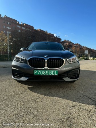  BMW Serie 1 Advantage de 2021 con 123.000 Km por 21.999 EUR. en Barcelona 