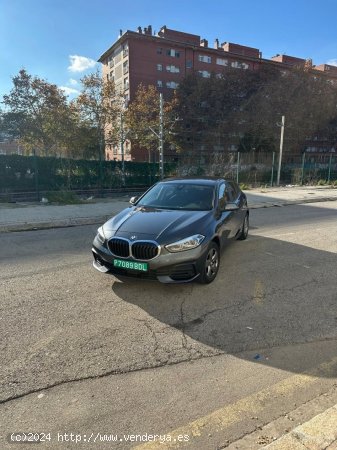 BMW Serie 1 Advantage de 2021 con 123.000 Km por 21.999 EUR. en Barcelona