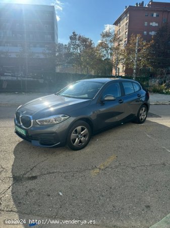 BMW Serie 1 Advantage de 2021 con 123.000 Km por 21.999 EUR. en Barcelona