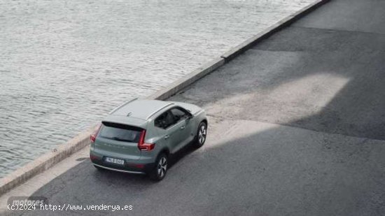 Volvo XC40 XC40 Core, B3 mild hybrid, Gasolina de 2023 con 24.000 Km por 37.900 EUR. en Granada