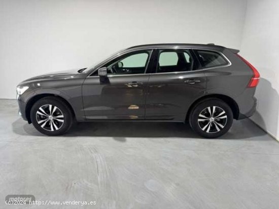 Volvo XC 60 Momentum Pro, B4 mild hybrid (diesel) de 2022 con 25.300 Km por 41.990 EUR. en Badajoz