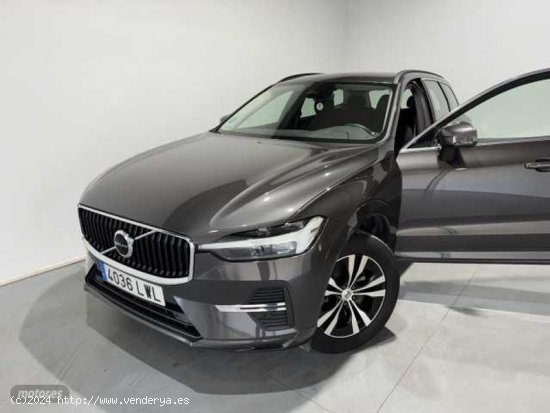 Volvo XC 60 Momentum Pro, B4 mild hybrid (diesel) de 2022 con 25.300 Km por 41.990 EUR. en Badajoz