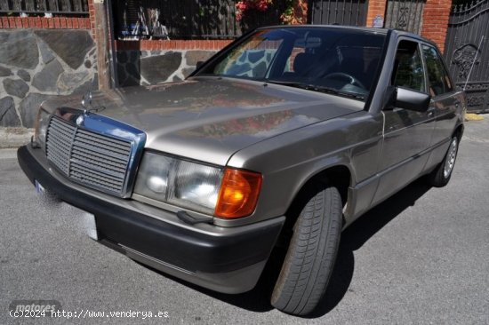 Mercedes 190 2.5 turbo diesel aut techo de 1990 con 199.000 Km por 9.700 EUR. en Granada