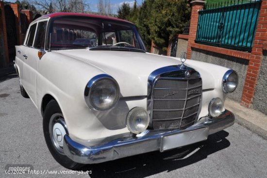  Mercedes 200 d colas w110 de 1972 con 111.000 Km por 26.700 EUR. en Granada 