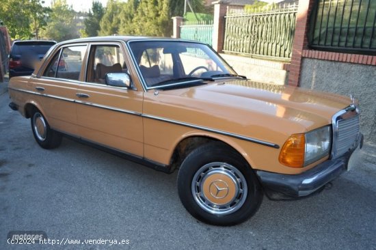 Mercedes 300 w 123 d piel naranja de 1979 con 126.000 Km por 8.700 EUR. en Granada