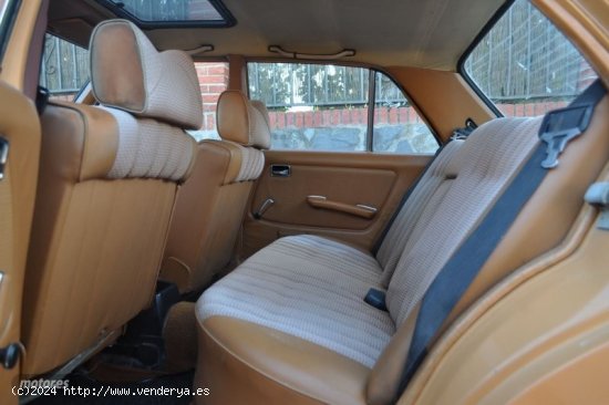 Mercedes 300 w 123 d piel naranja de 1979 con 126.000 Km por 8.700 EUR. en Granada