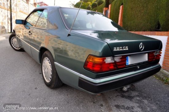 Mercedes Clase E 220 coupe elegance de 1994 con 257.000 Km por 9.700 EUR. en Granada