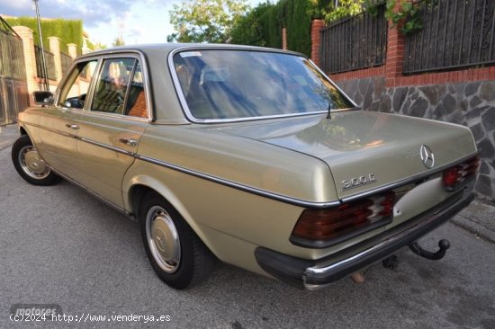 Mercedes Clase E 300d aut piel-klima-tempomat-becker de 1979 con 209.000 Km por 8.800 EUR. en Granad