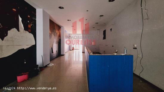 ALQUILER DE CÉNTRICO LOCAL COMERCIAL CON TERRAZA PROPIA. - ORENSE