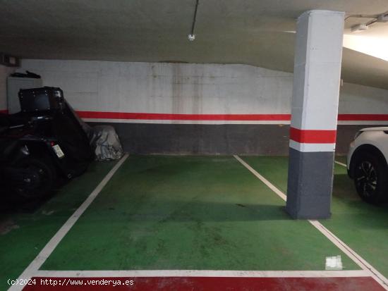  PLAZA DE PARKING GRANDE PARA COCHE Y MOTO - BARCELONA 