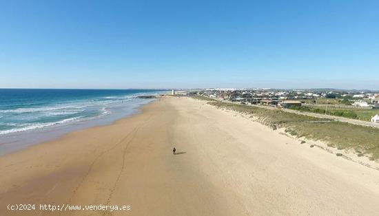  Parcela rústica de 1.340 m² con casa en El Palmar - CADIZ 