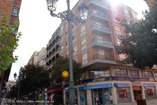 Venta excelente piso en el centro - LEON