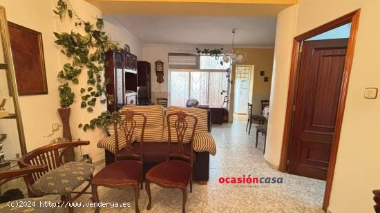 CASA A LA VENTA EN EL CENTRO DE PUEBLONUEVO - CORDOBA