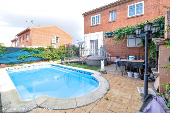 Chalet Pareado con piscina en Yeles - TOLEDO