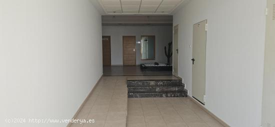  SE VENDE OFICINA EN POLIGONO BASE 2000 LORQUI - MURCIA 