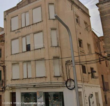  Casa en el centro de Roquetes , con tres pisos y bajos - TARRAGONA 