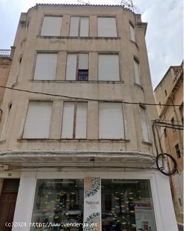 Casa en el centro de Roquetes , con tres pisos y bajos - TARRAGONA