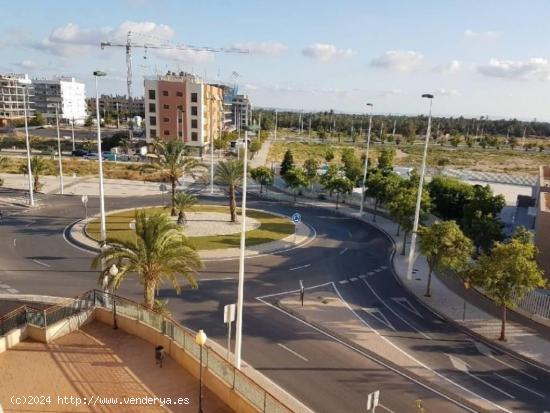 Plaza de garaje amplia y de fácil acceso - ALICANTE