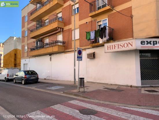 LOCAL EN VENTA A PIE DE CALLE 246 M2 - BURGOS