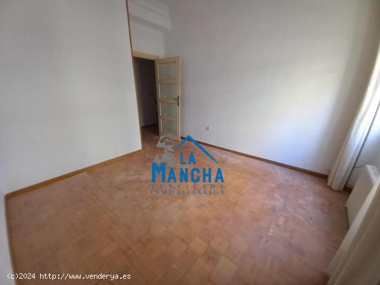 REF: Y078. INMOBILIARIA LA MANCHA VENDE PISO DE 210m2 PARA FEFORMAR EN PLENO CENTRO DE ALBACETE. - A