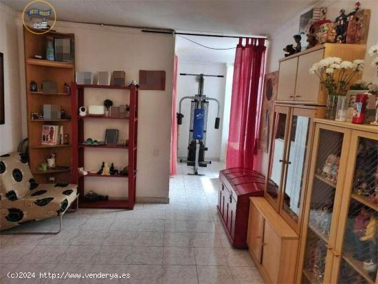 SE VENDE PISO EN LA CALLE ENRIQUETA ELIZAICIN - ZONA BENALÚA - BABEL - ALICANTE