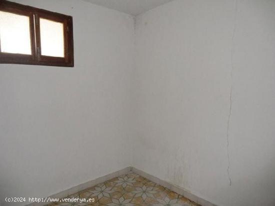 CASABANCO VENDE VIVIENDA  DE TRES PLANTAS EN TORREMENGA. - CACERES