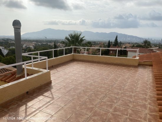 Villa en venta en La Nucia (Alicante)