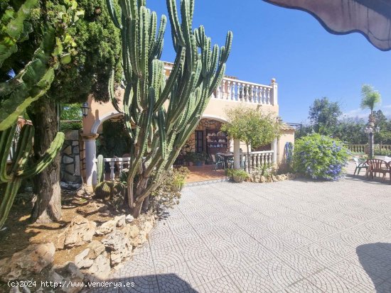 Villa en venta en Alfaz del Pi (Alicante)