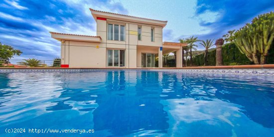 Villa en venta en Alfaz del Pi (Alicante)