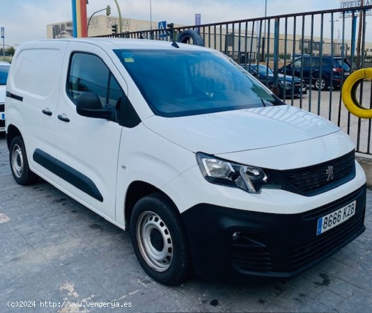 Peugeot Partner Pro Standard 1000kg Blue HDI 55KW - Arganda del Rey